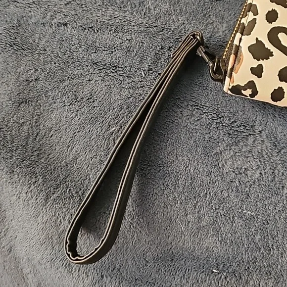 Betsey Johnson Heart Leopard Wallet - Picture 4 of 7